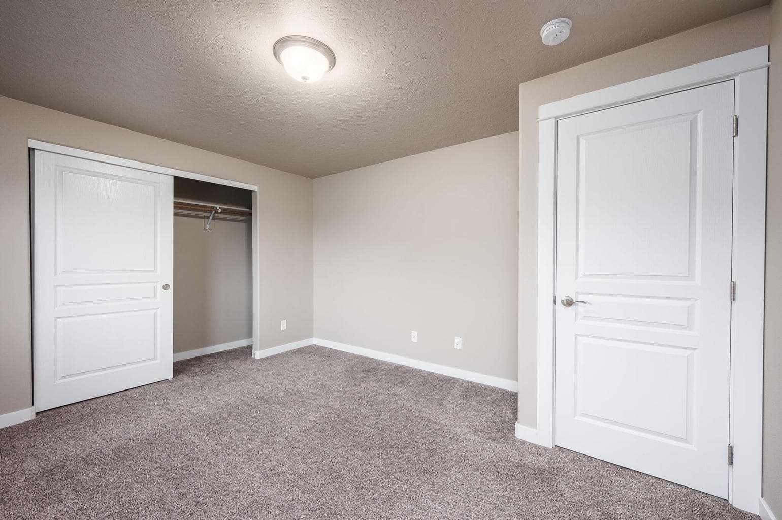 Photo of 4460 SW Salmon Avenue 35 of 48