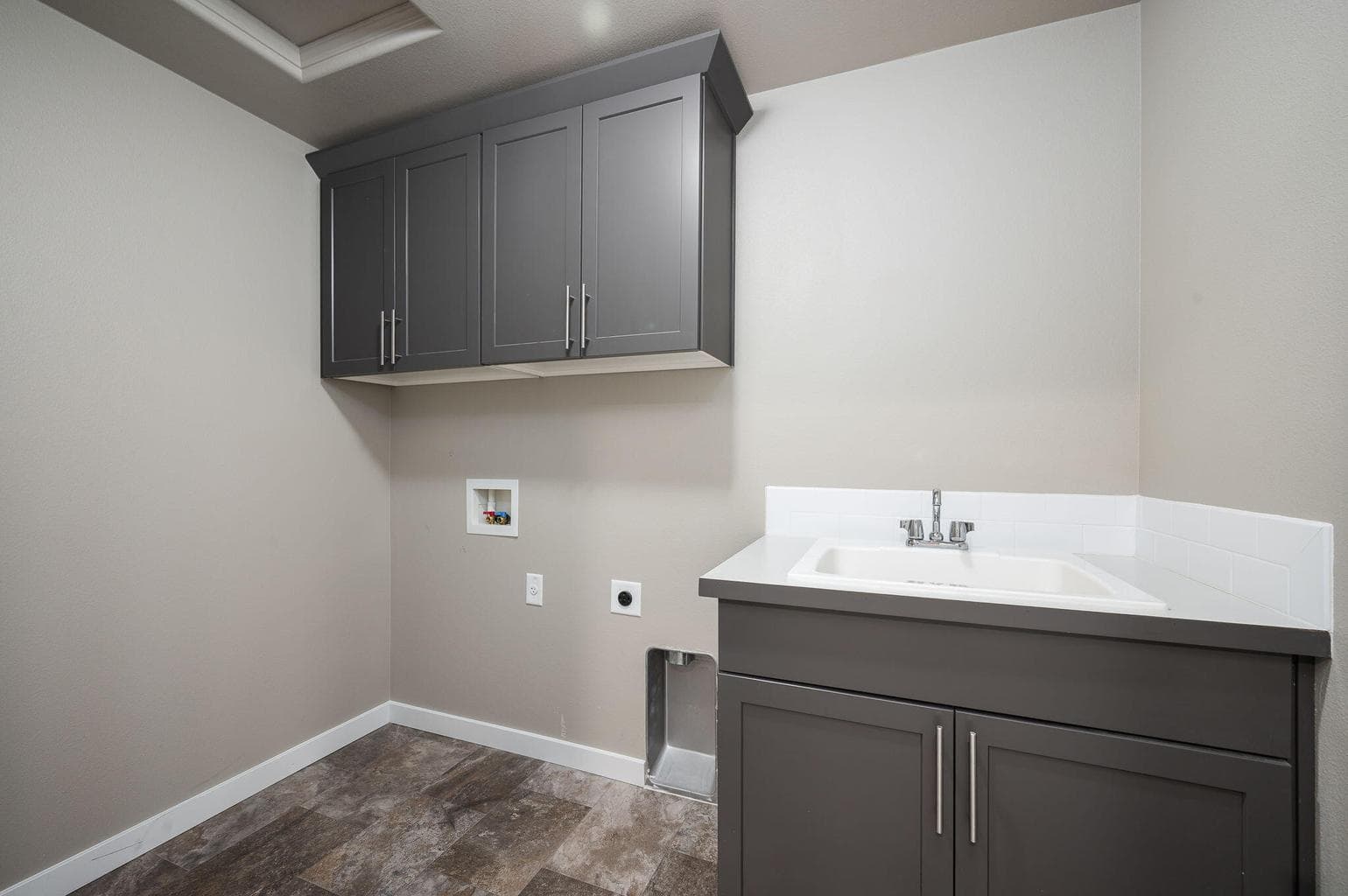 Photo of 4460 SW Salmon Avenue 36 of 48