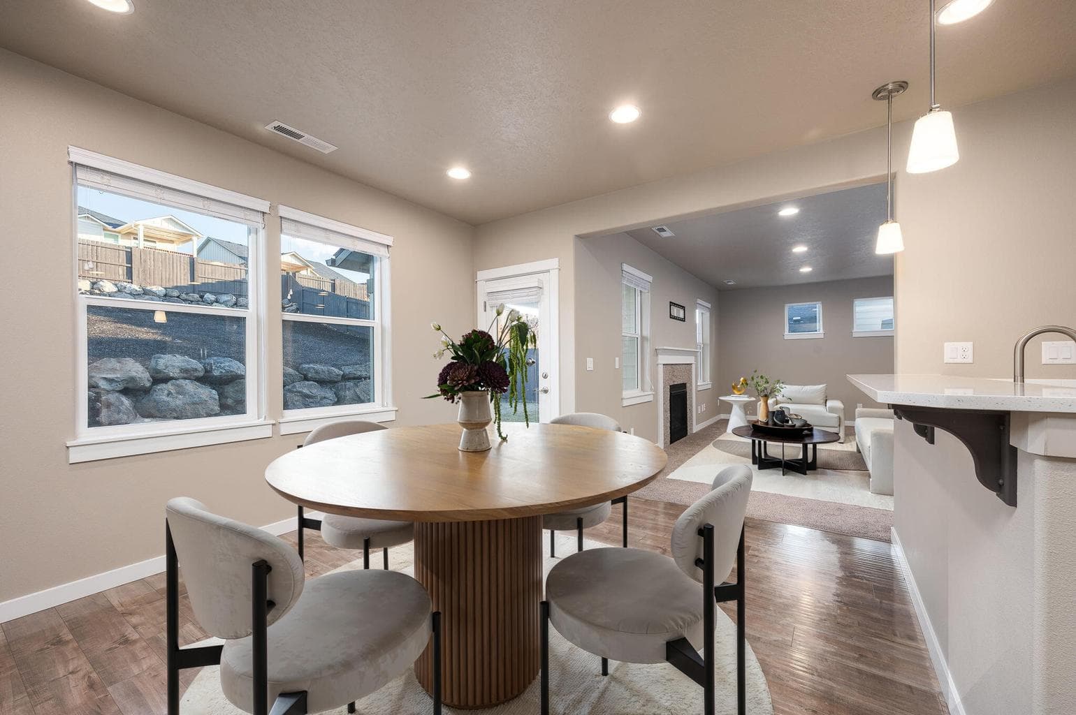 Photo of 4460 SW Salmon Avenue 12 of 48