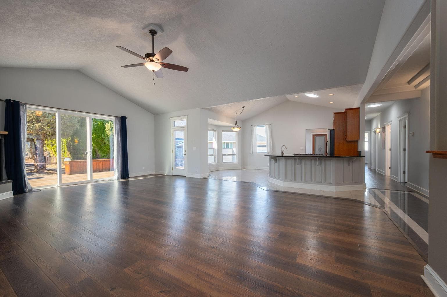 Photo of 4305 SW Callaway Court 9 of 50