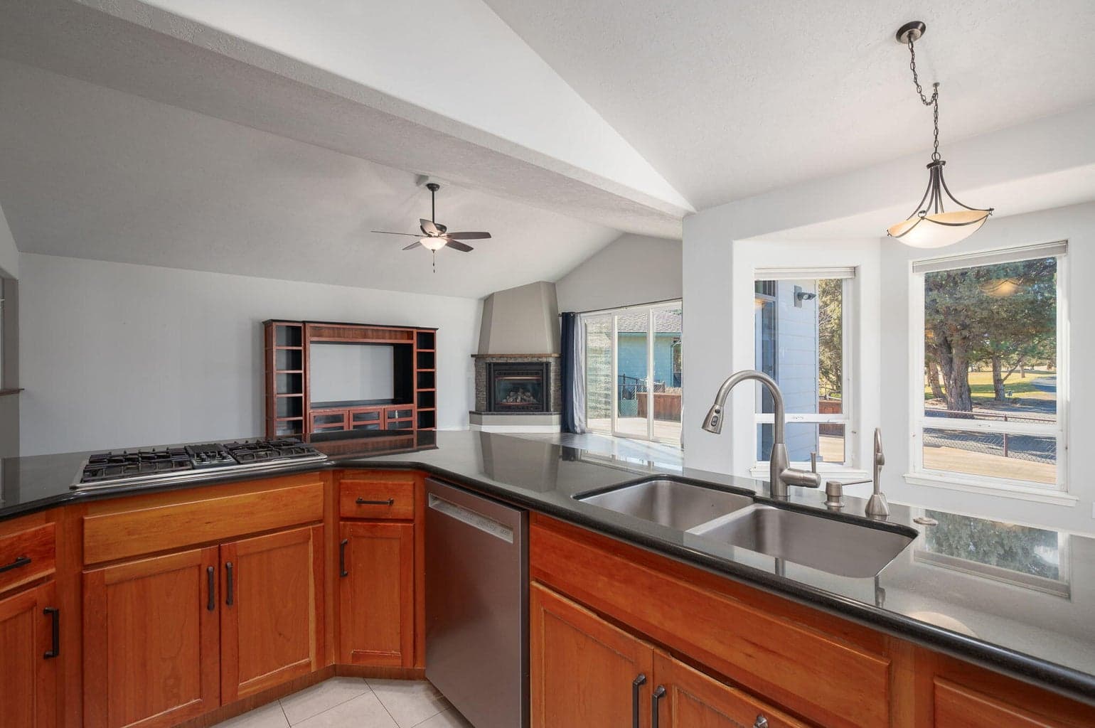 Photo of 4305 SW Callaway Court 16 of 50