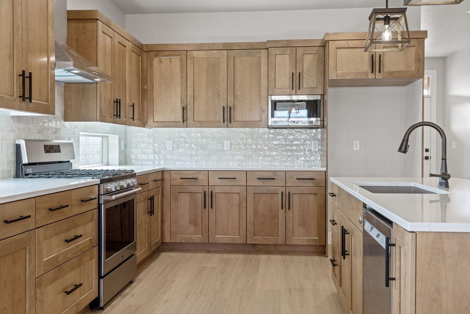 Photo of 750 NE Whistle Way 8 of 21