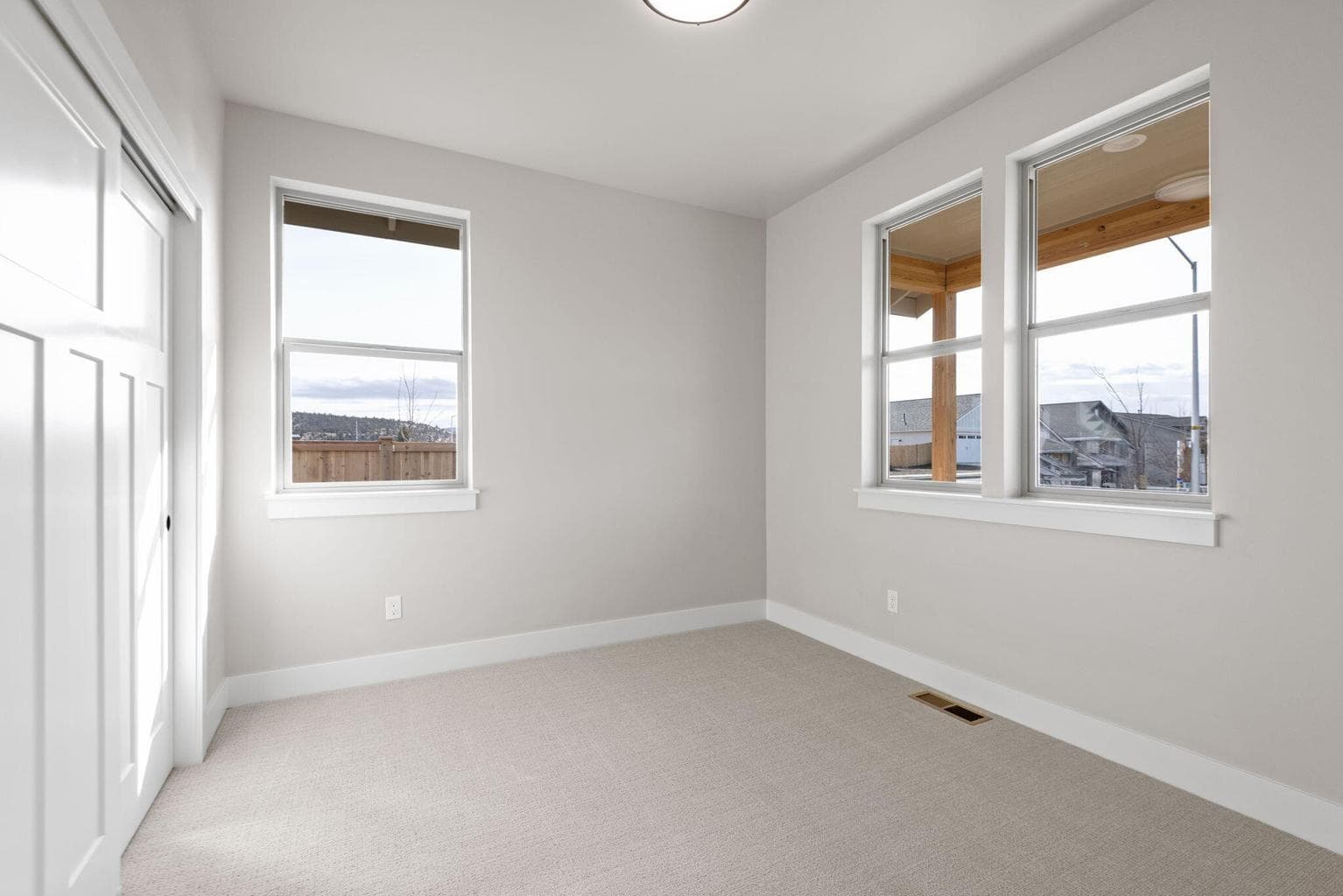 Photo of 750 NE Whistle Way 12 of 21