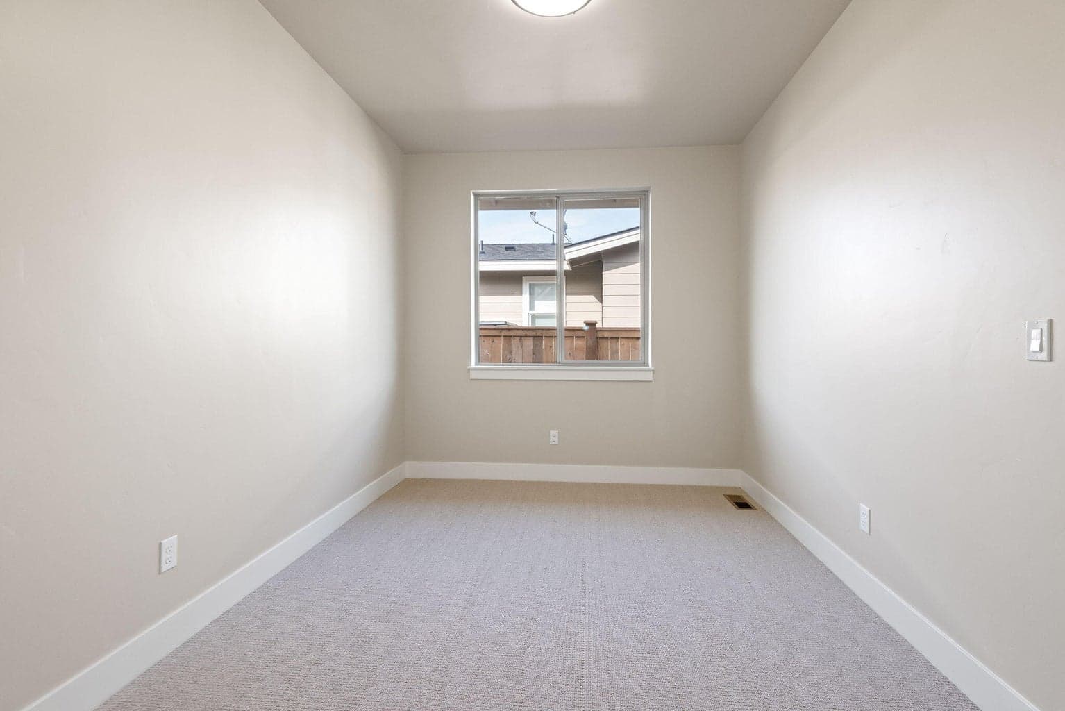 Photo of 750 NE Whistle Way 15 of 21