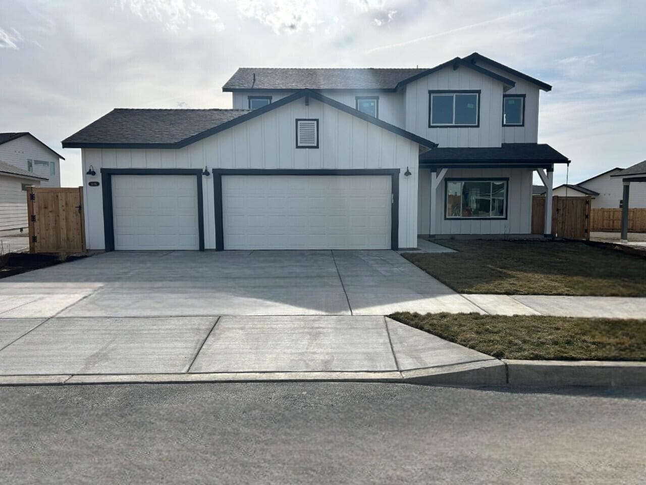 Photo of 1086 Walnut 1 of 46