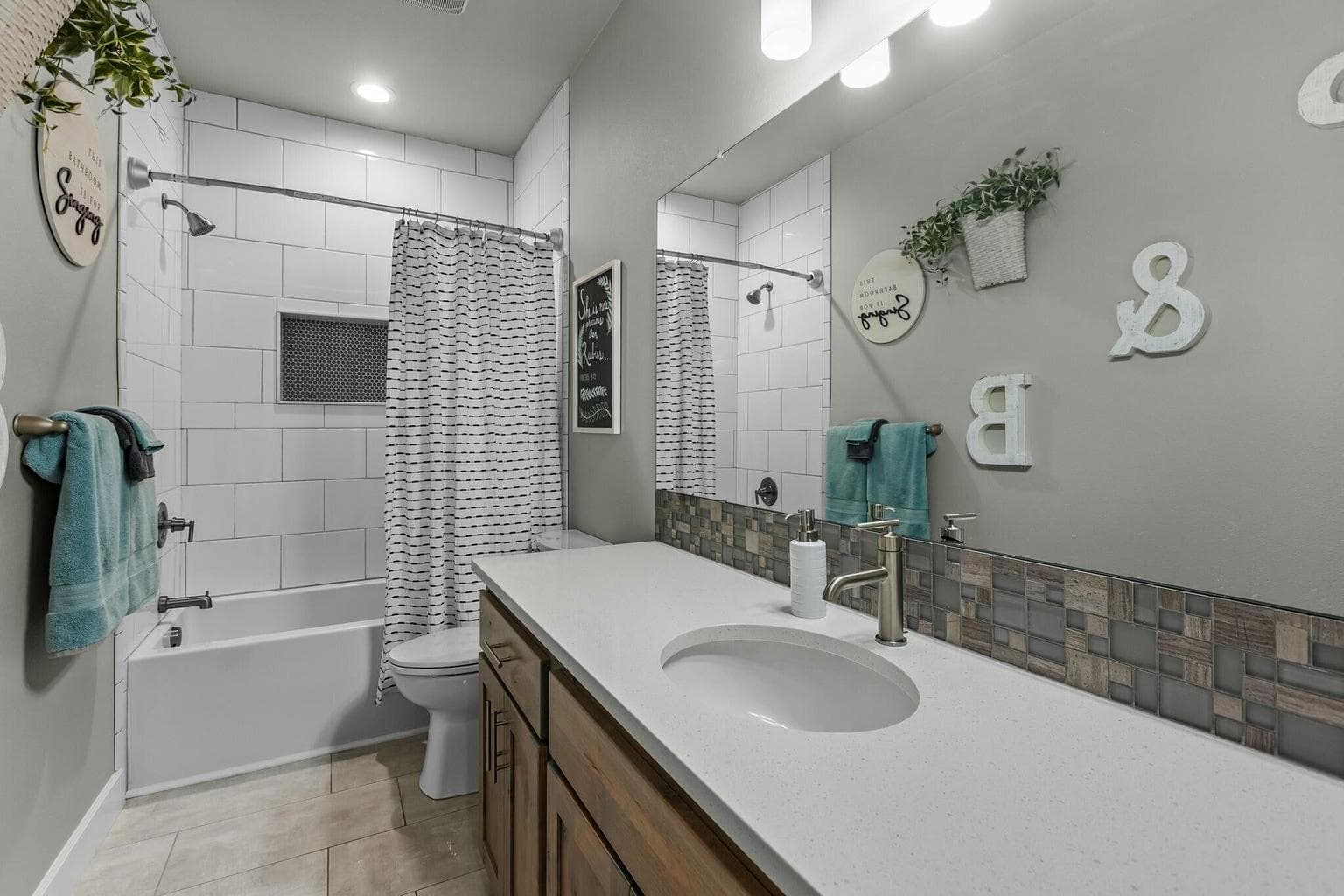 Photo of 703 NW 13th Street 17 of 28