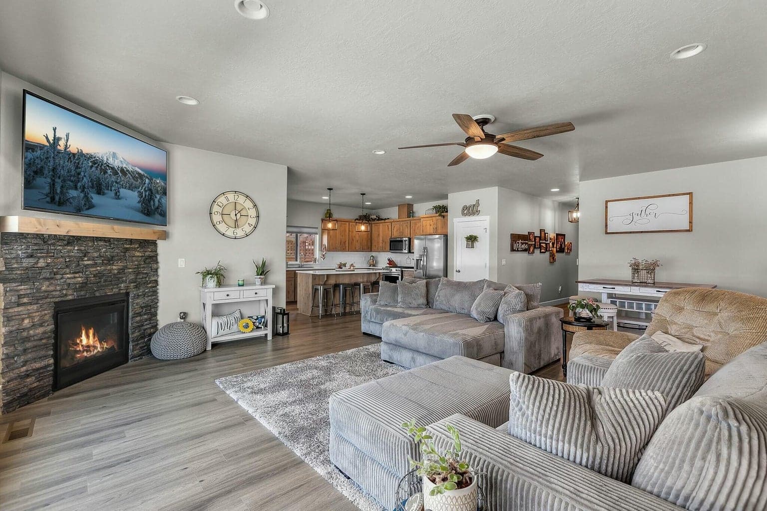 Photo of 703 13th 3 of 28