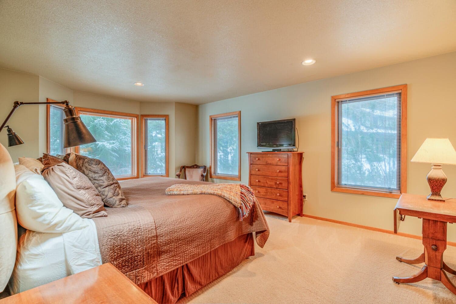 Photo of 17905 Sandtrap Lane 5 of 47