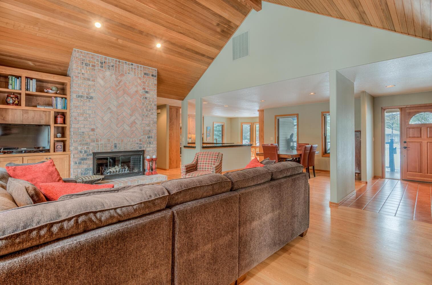 Photo of 17905 Sandtrap Lane 21 of 47