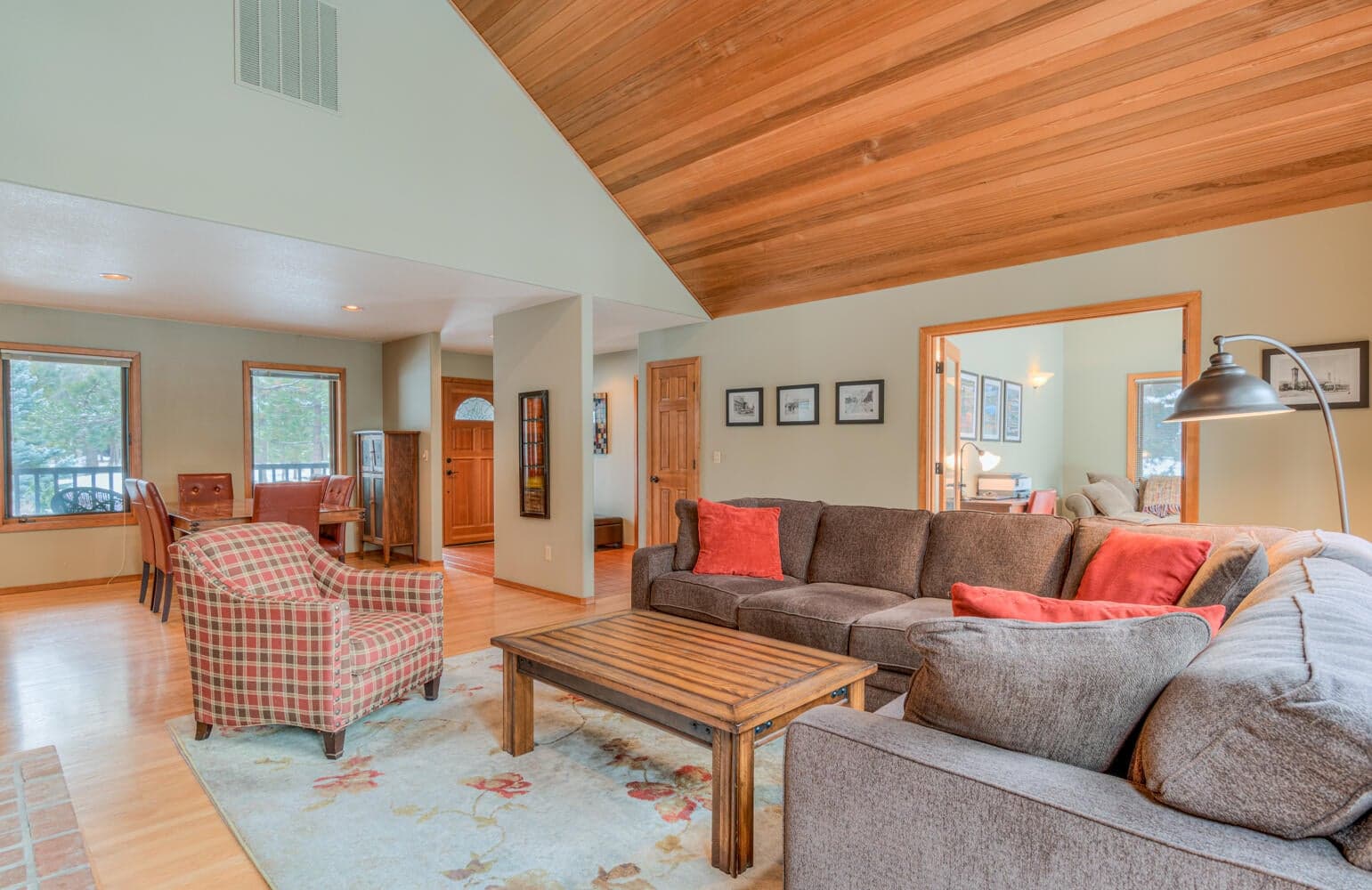 Photo of 17905 Sandtrap Lane 24 of 47