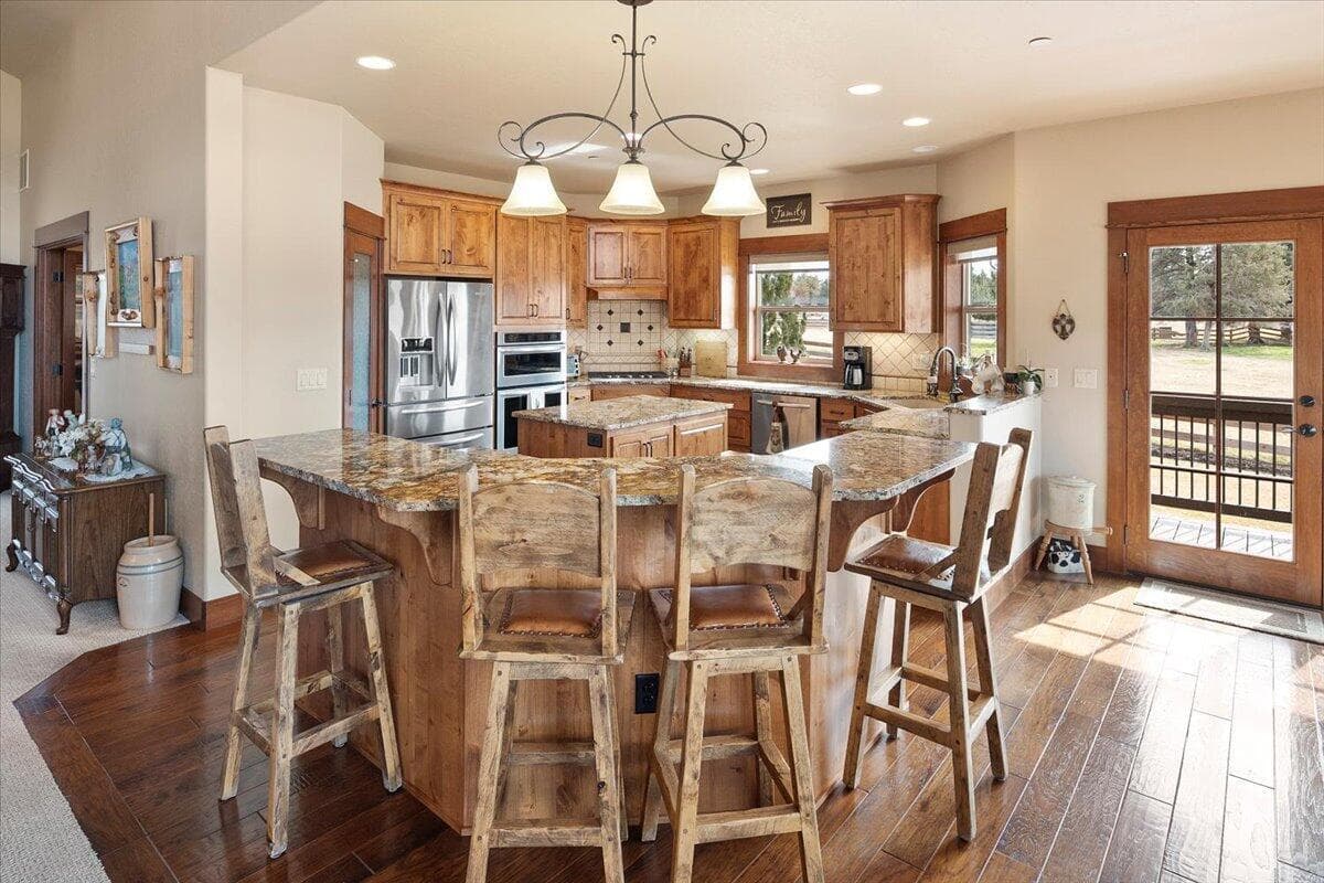 Raised eating bar