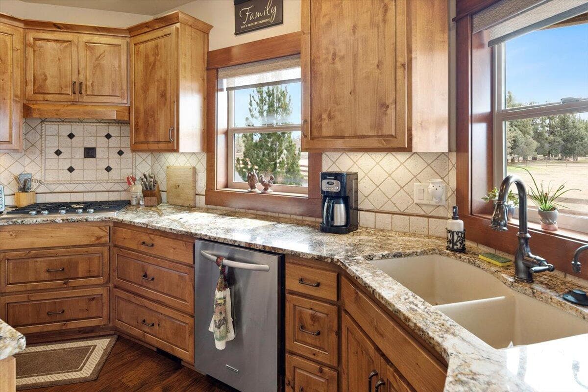 Photo of 3155 SW 53rd Court 13 of 51