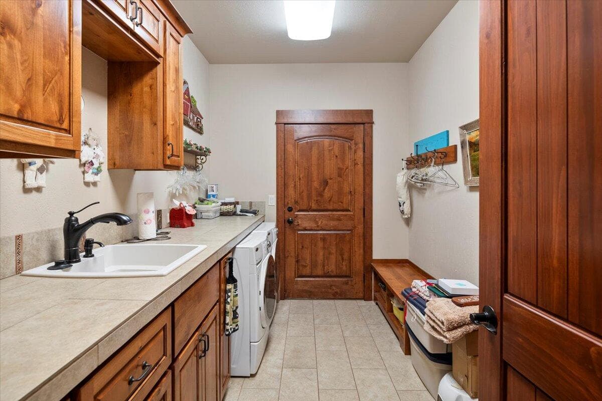 Photo of 3155 SW 53rd Court 35 of 51