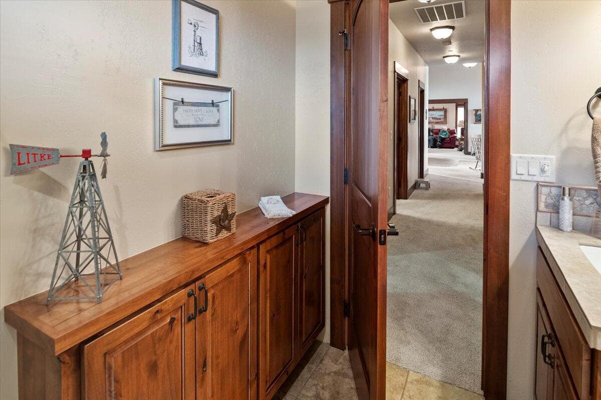 Photo of 3155 SW 53rd Court 32 of 51