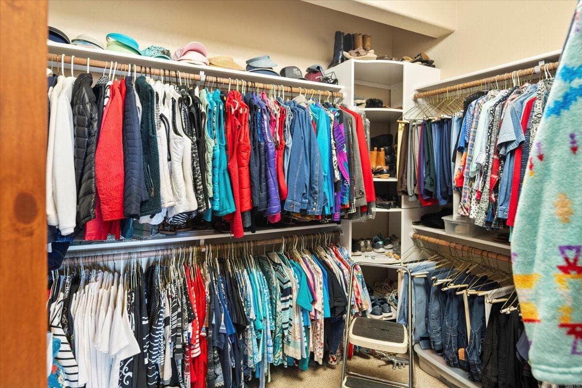 Walk-in closet