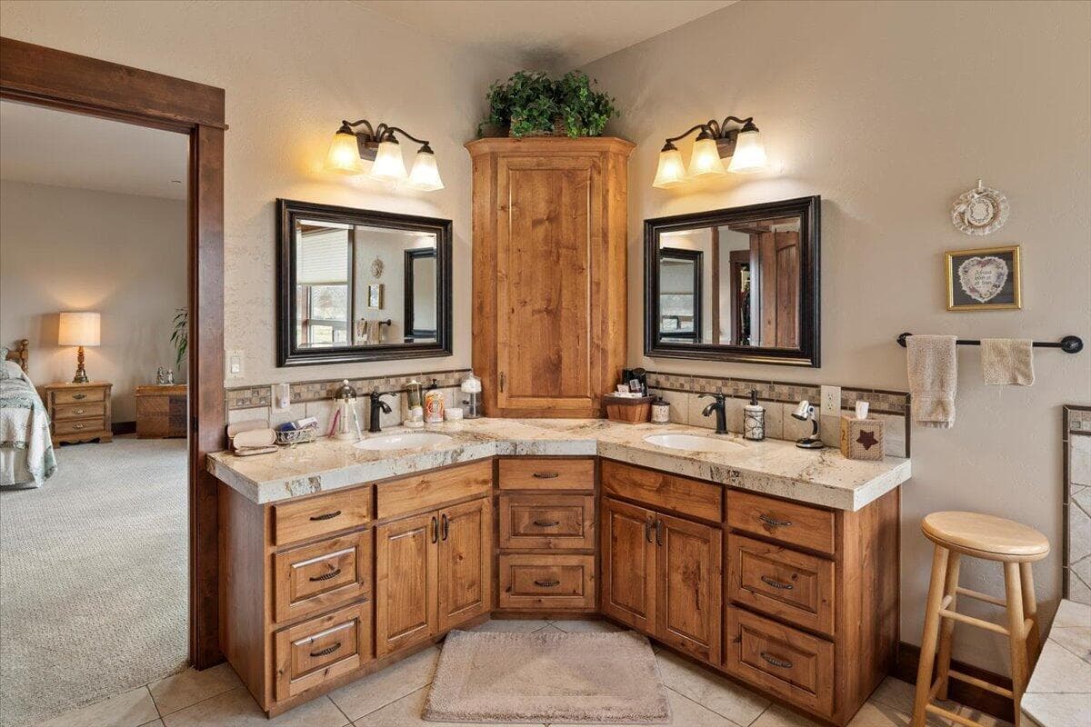 Double vanity