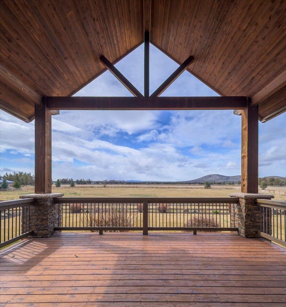 Commanding views of the Cascades