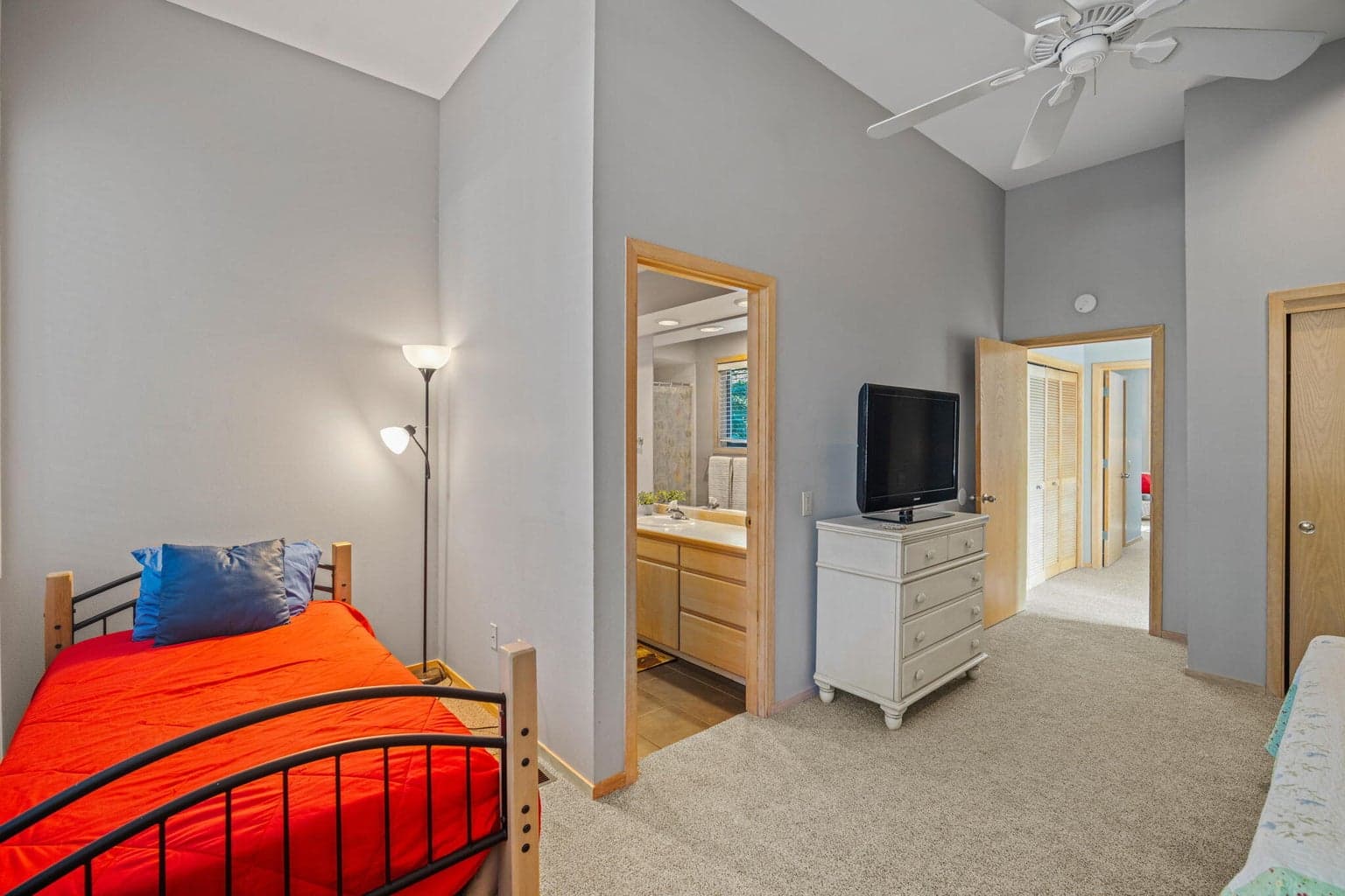 Also with flex space - current use a twin bed for additional sleeping