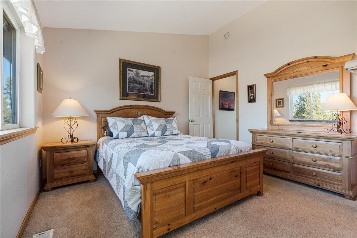Photo of 1140 Golden Pheasant Drive 16 of 29