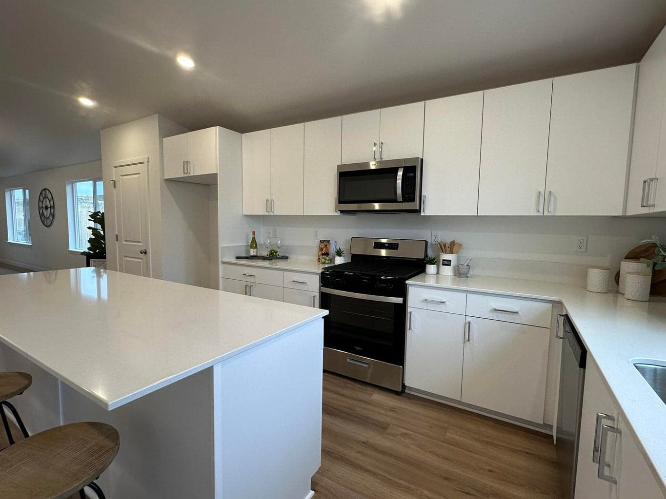 Photo of 573 NE Loucks Road 14 of 23