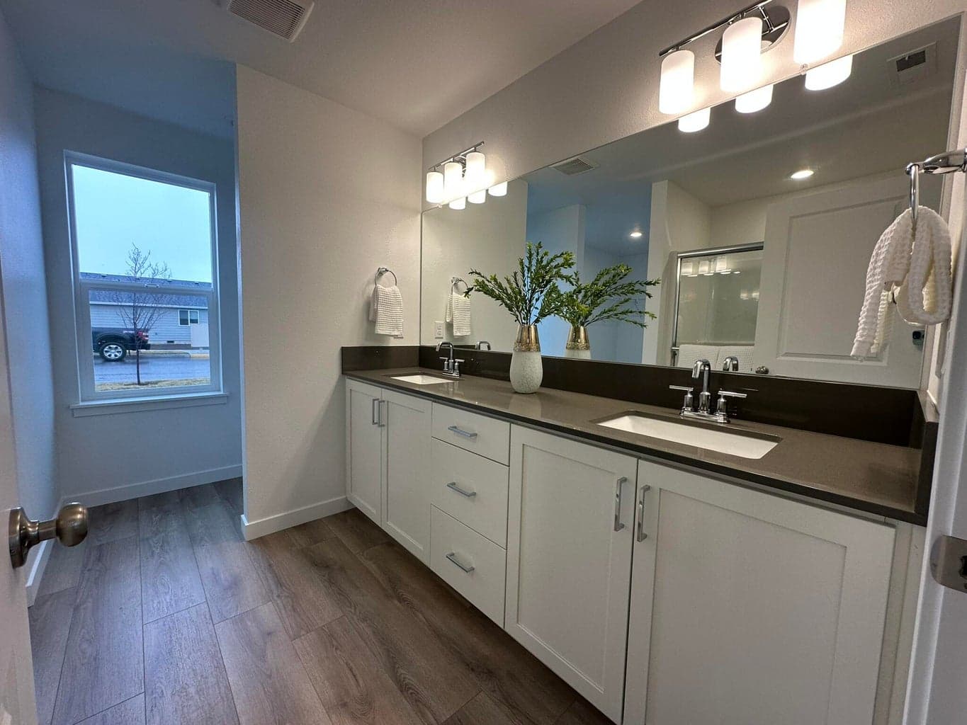 Photos of similar home. Actual finishes may vary