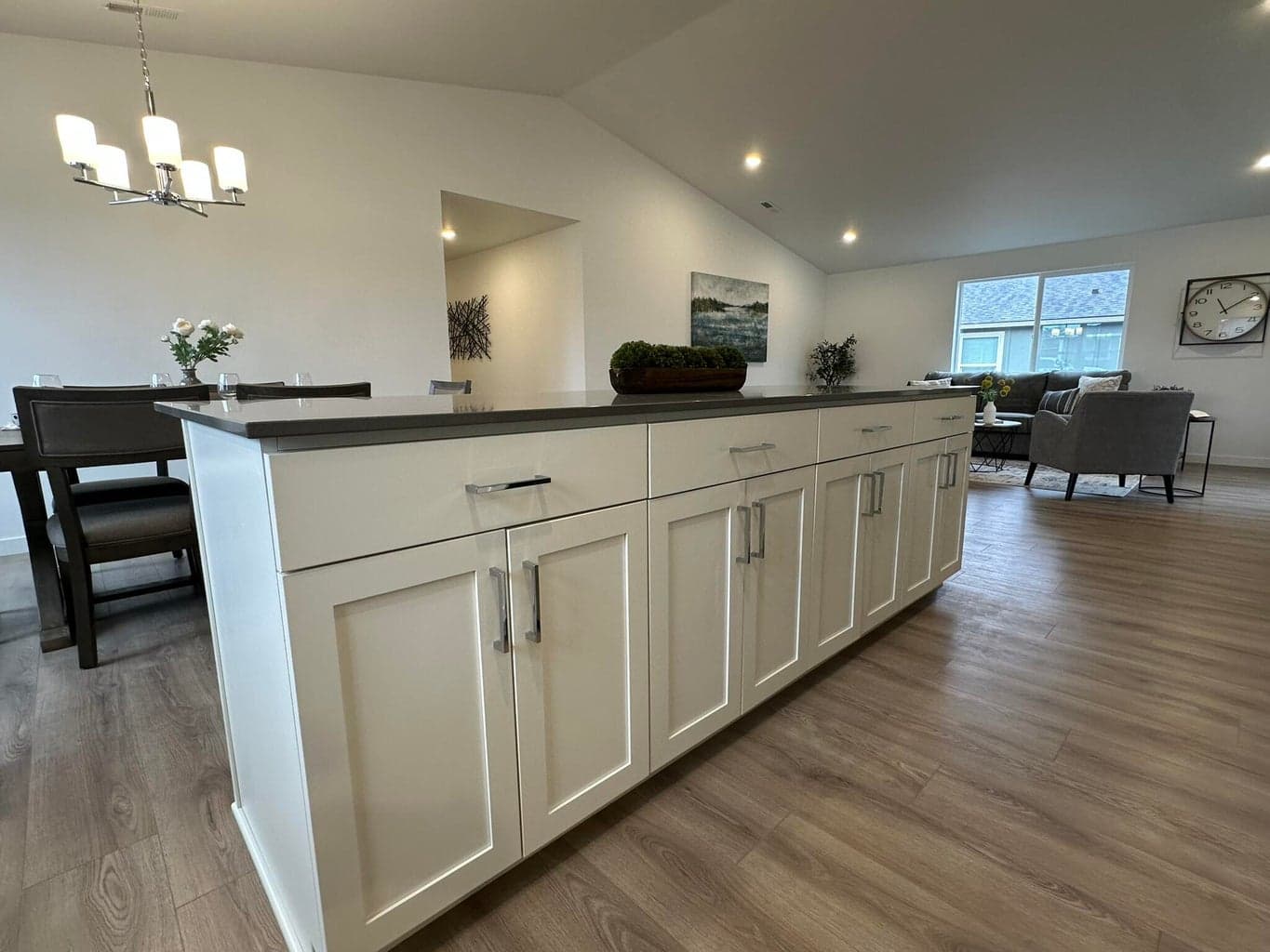 Photos of similar home. Actual finishes may vary