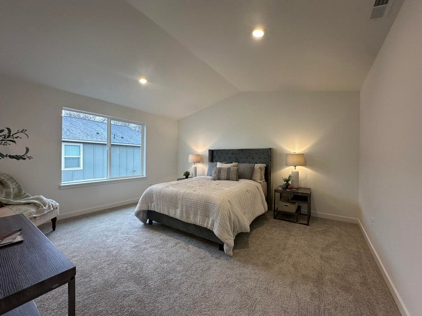 Photo of 652 NE McCampbell Street 11 of 19