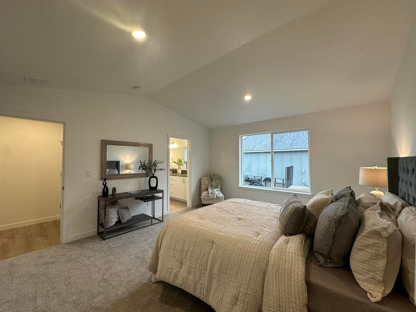 Photo of 652 NE McCampbell Street 12 of 19