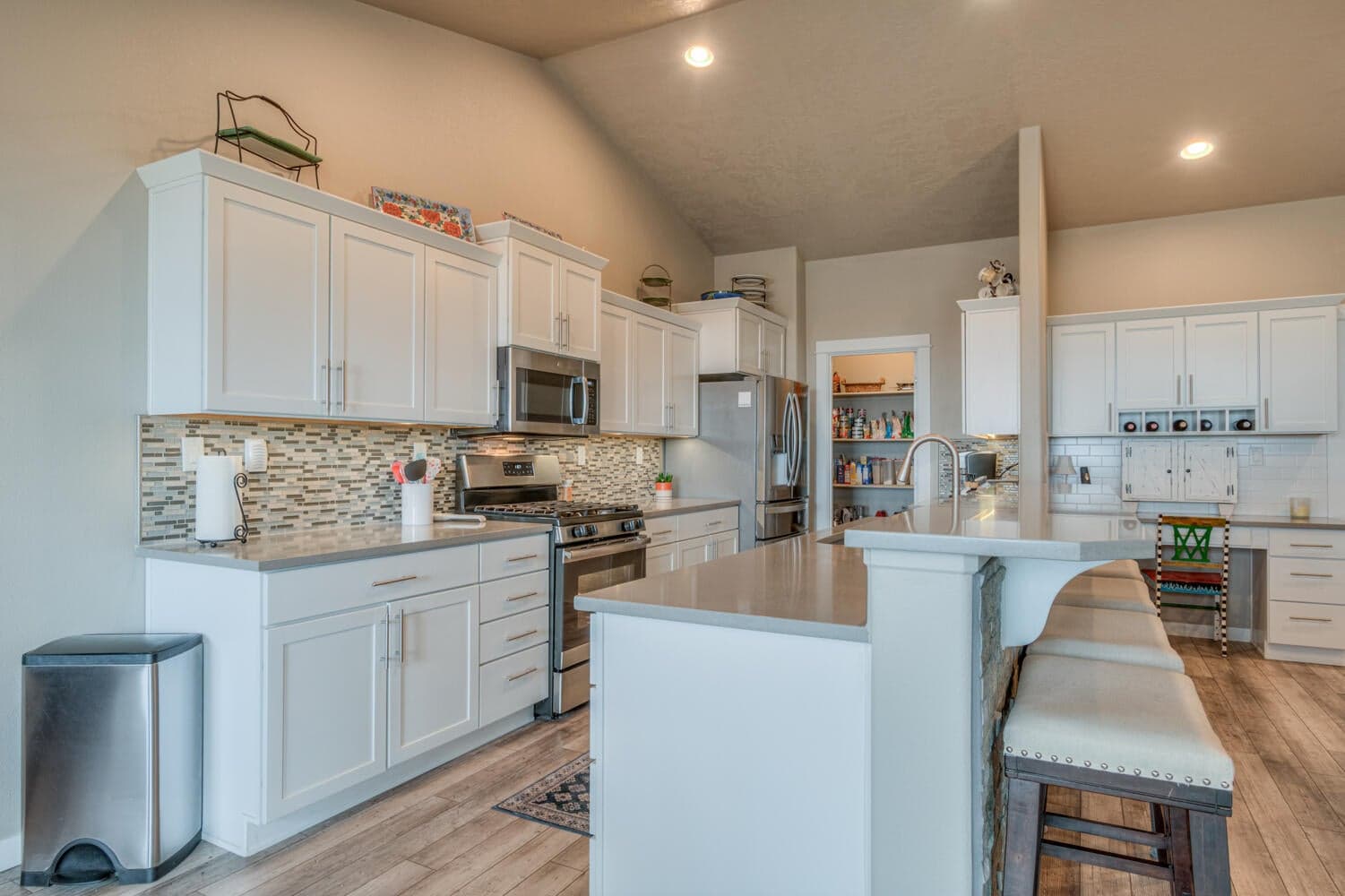 Photo of 4645 SW Umatilla Avenue 12 of 51