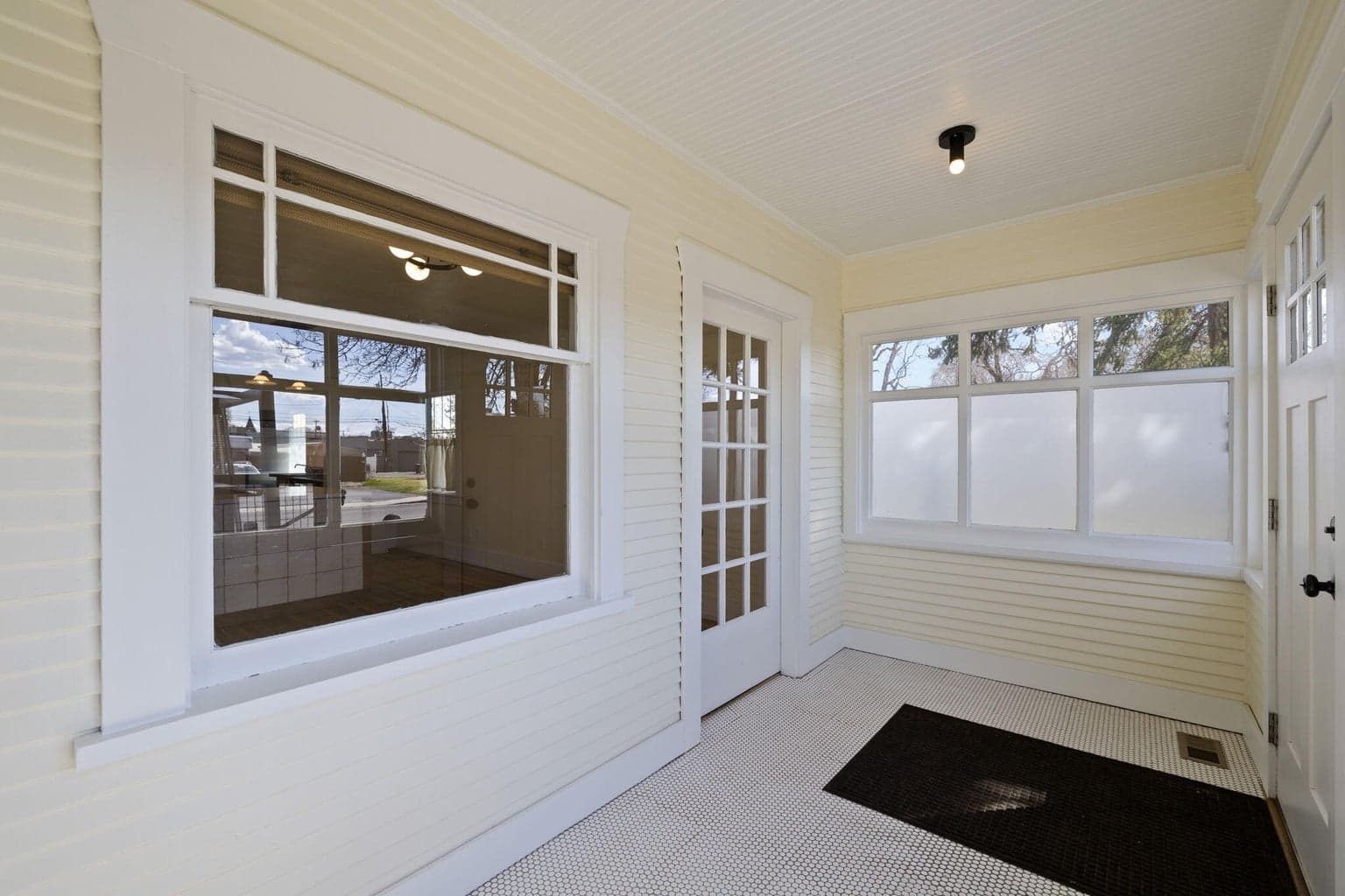 Photo of 218 4th 5 of 32