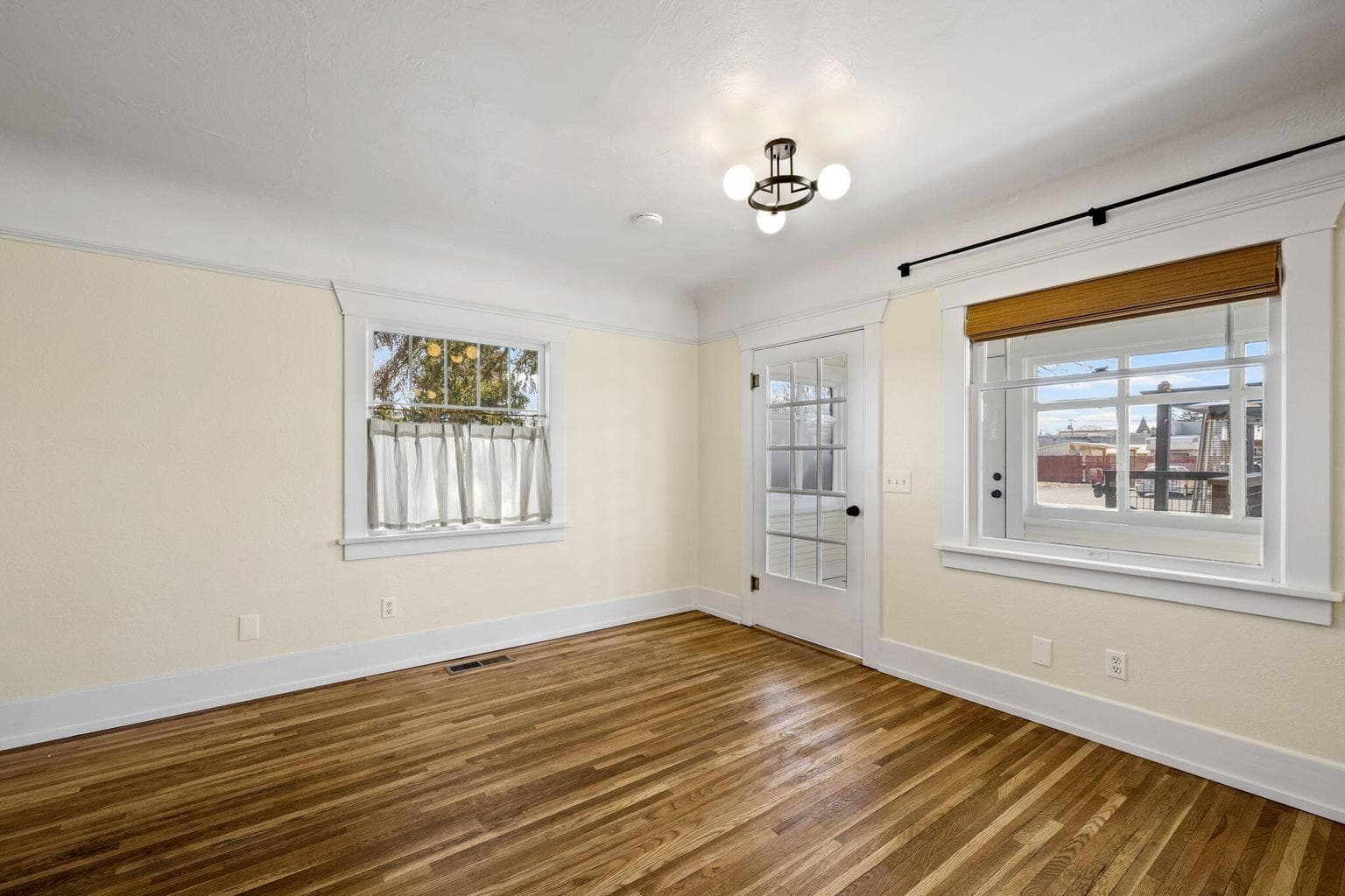 Photo of 218 SW 4th Street 13 of 32