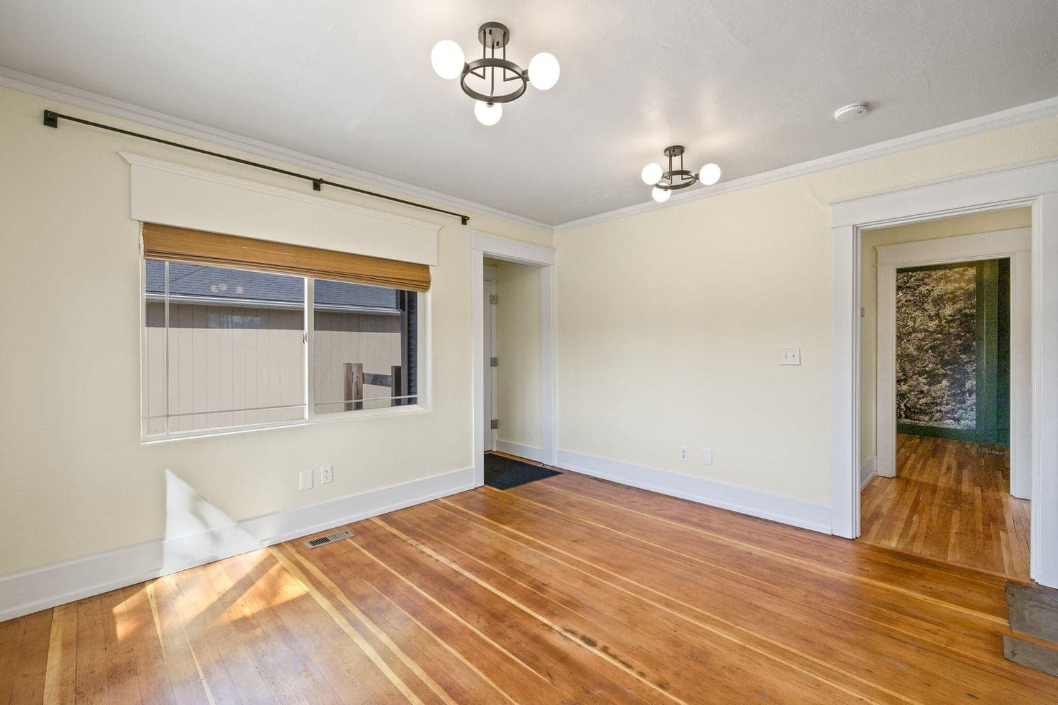 Photo of 218 SW 4th Street 16 of 32