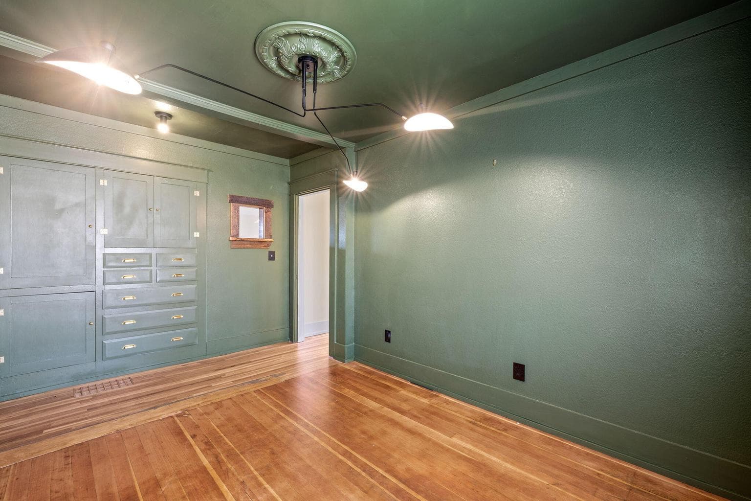 Photo of 218 SW 4th Street 18 of 32
