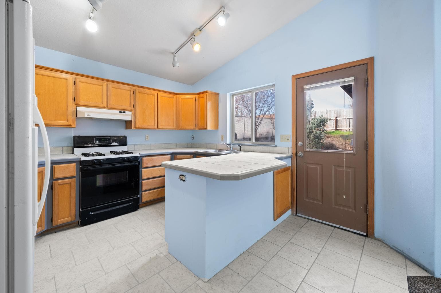 Photo of 156 NE 9th Street 12 of 26