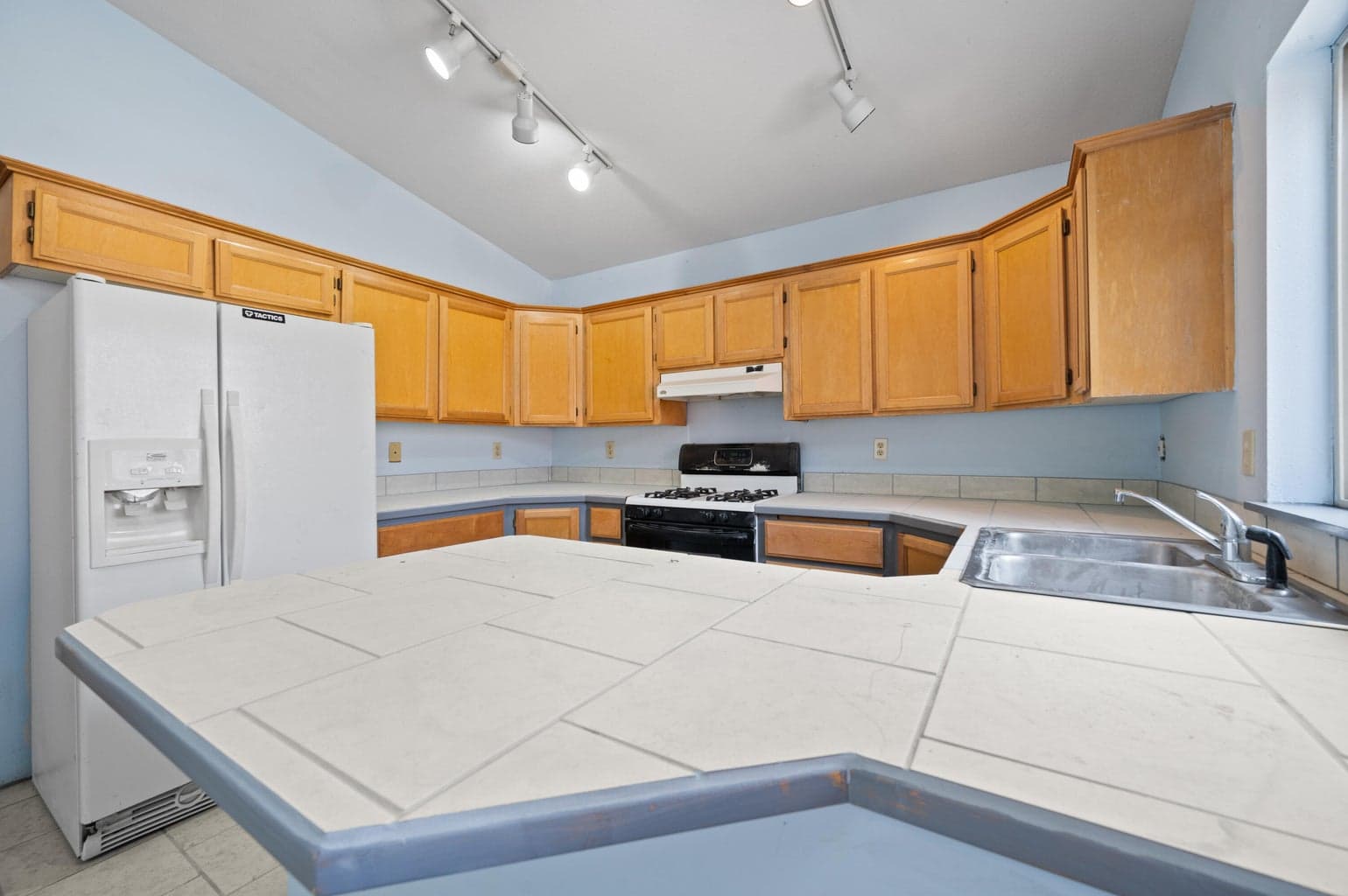 Photo of 156 NE 9th Street 15 of 26