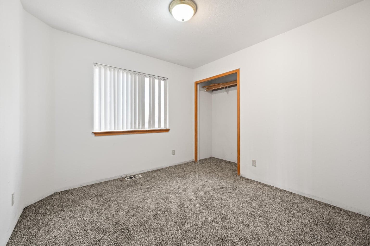 Photo of 156 NE 9th Street 17 of 26
