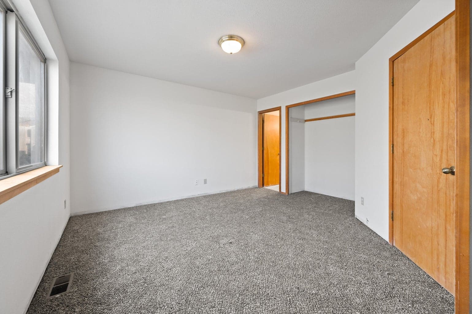 Photo of 156 NE 9th Street 21 of 26