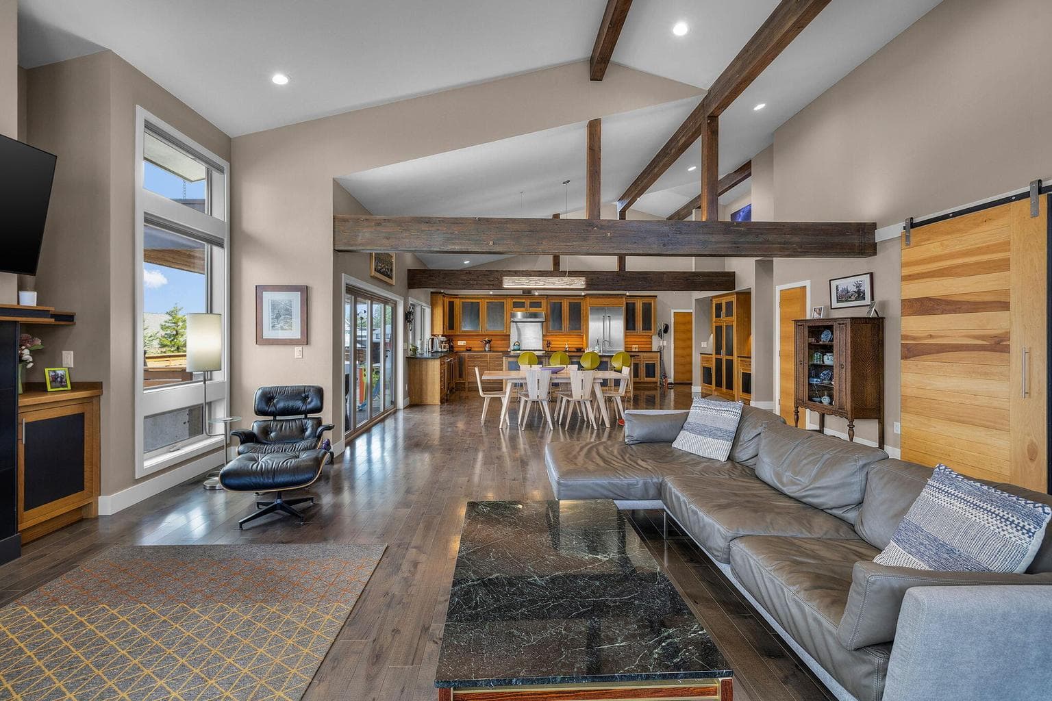 Photo of 62636 NW Mt Thielsen Drive 11 of 73