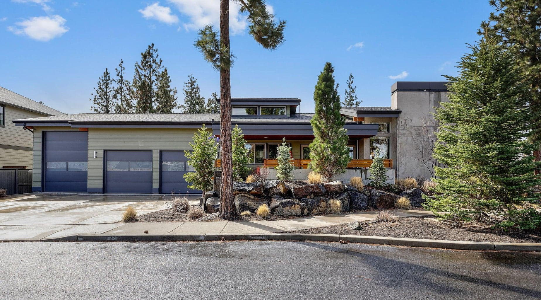 Photo of 62636 NW Mt Thielsen Drive 44 of 73