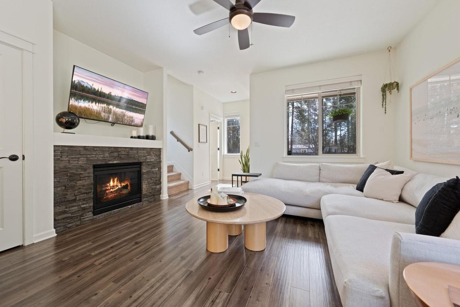 Well maintained and ready for move-in.
