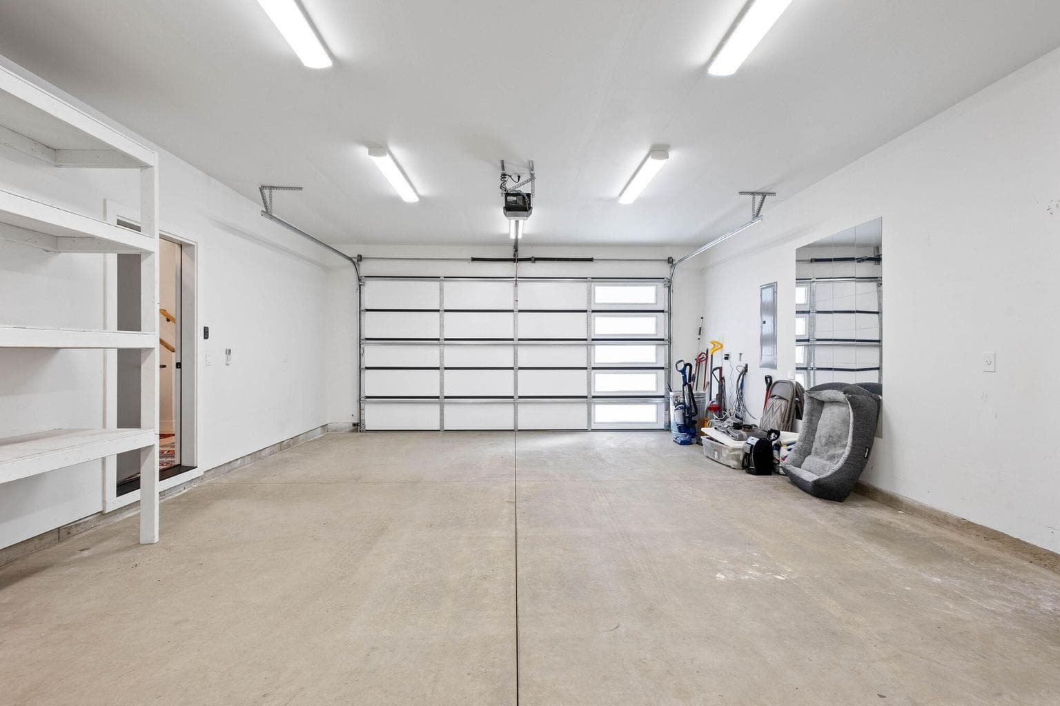 HEATED Garage
