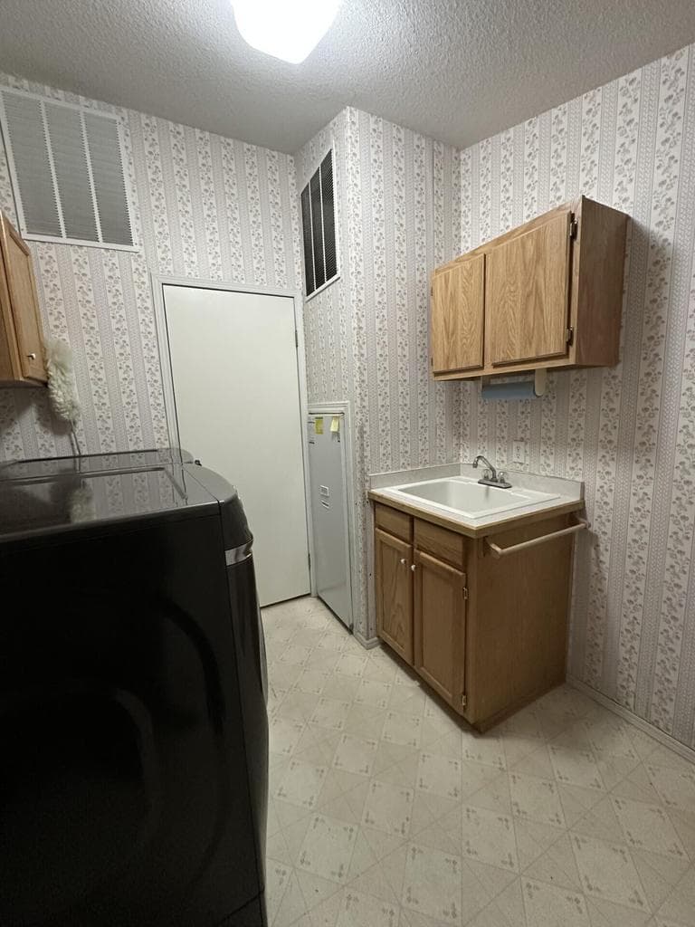 Laundry/Furnace room