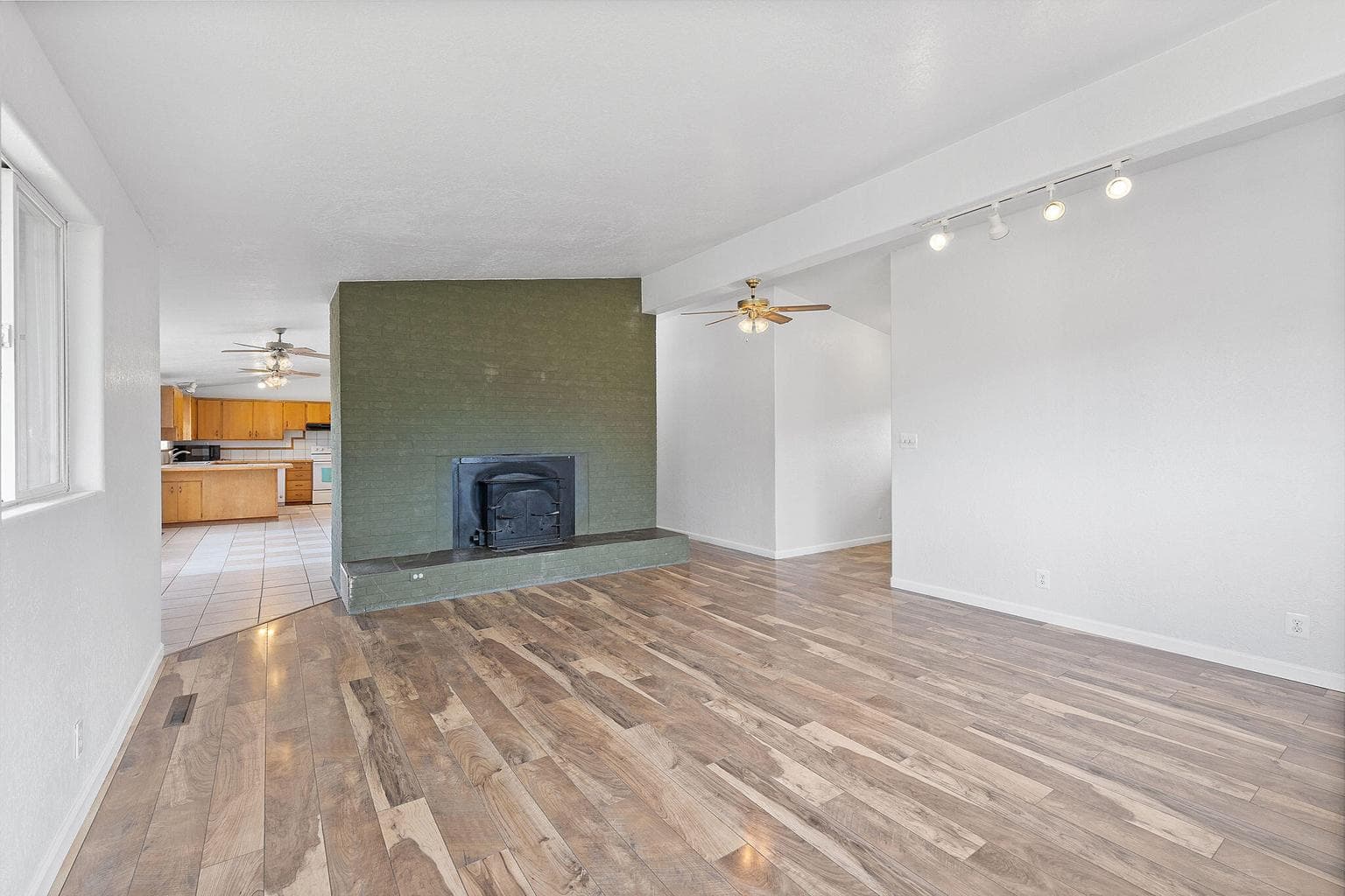 Photo of 76 SE Hoff Lane 8 of 40