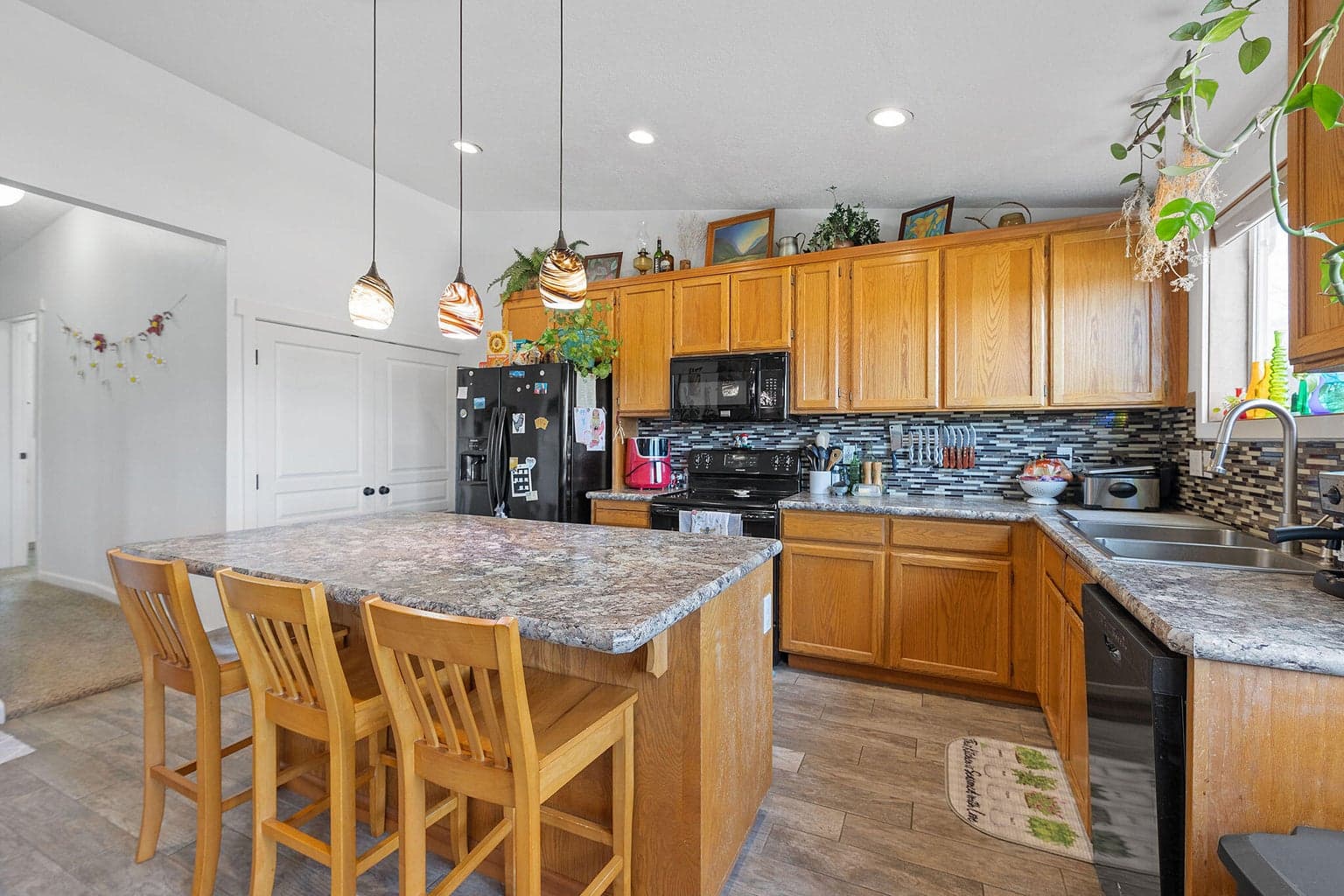 Photo of 76 SE Hoff Lane 28 of 40