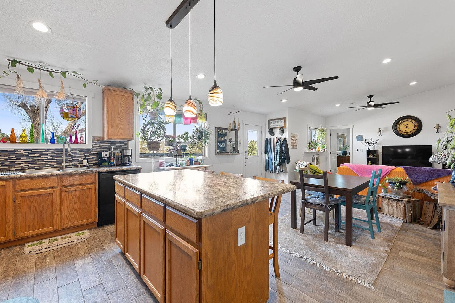 Photo of 76 SE Hoff Lane 30 of 40