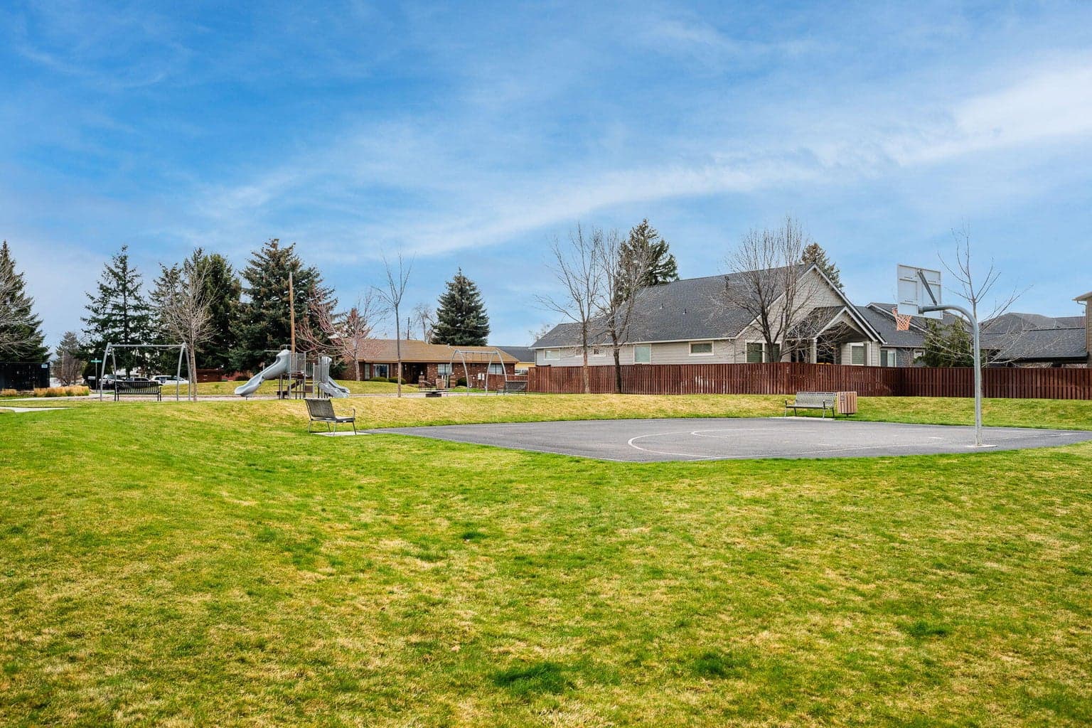 Photo of 1290 NE Carson Street 10 of 49