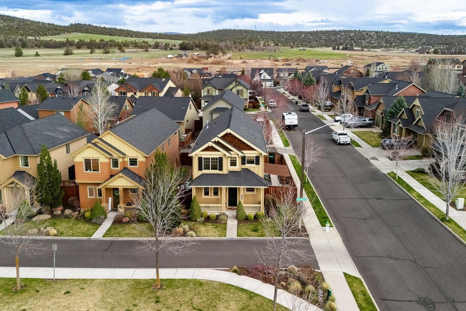 Photo of 1290 NE Carson Street 11 of 49