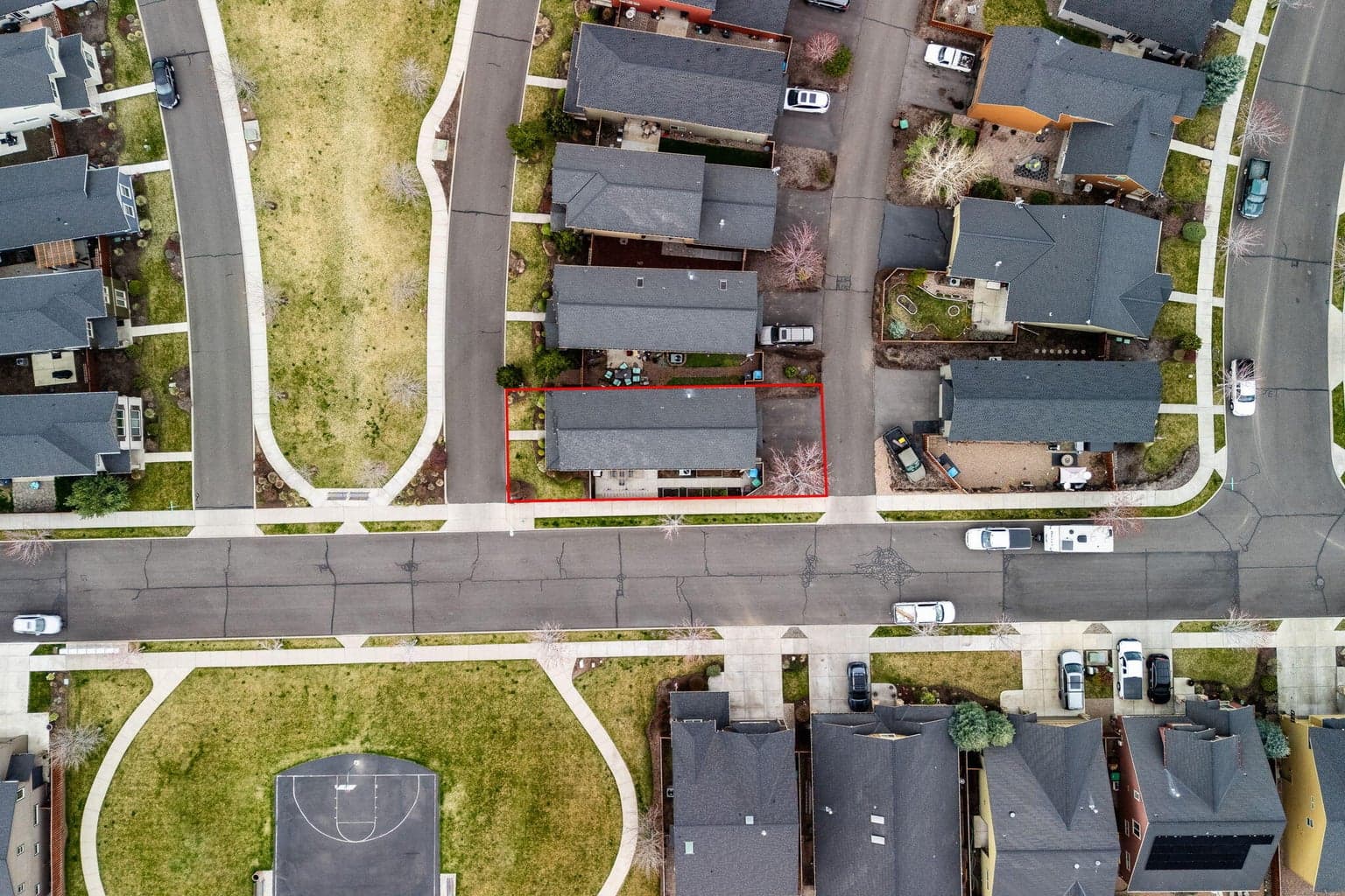 Photo of 1290 NE Carson Street 13 of 49