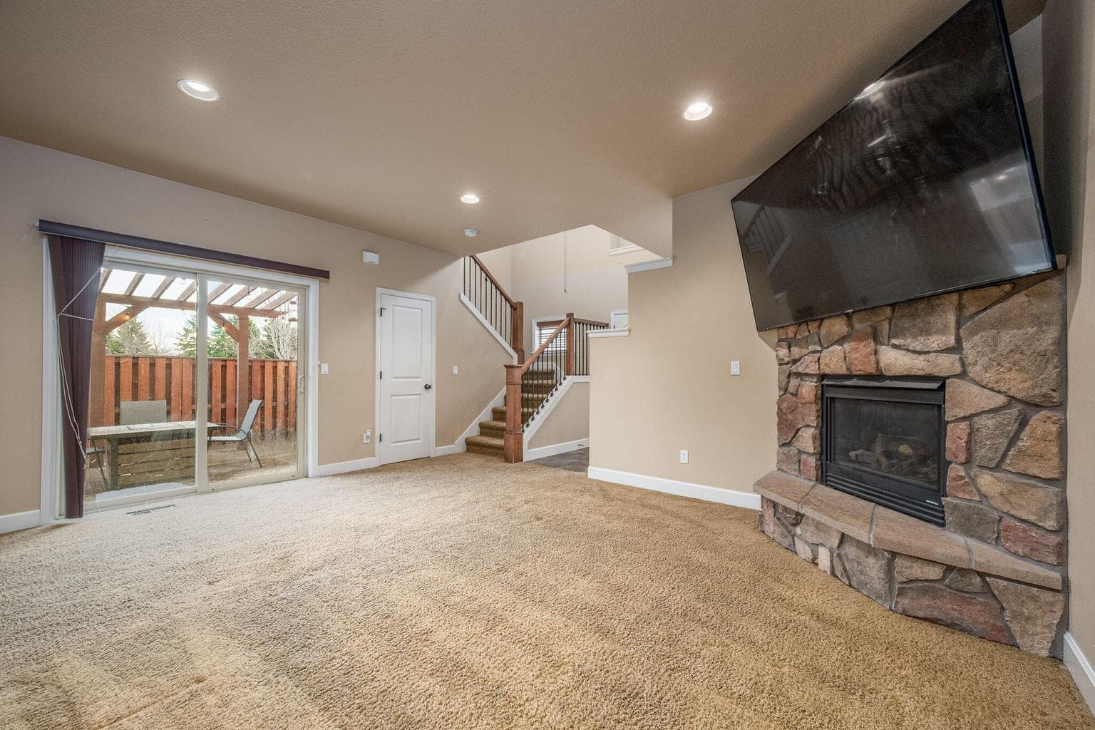 Photo of 1290 NE Carson Street 20 of 49