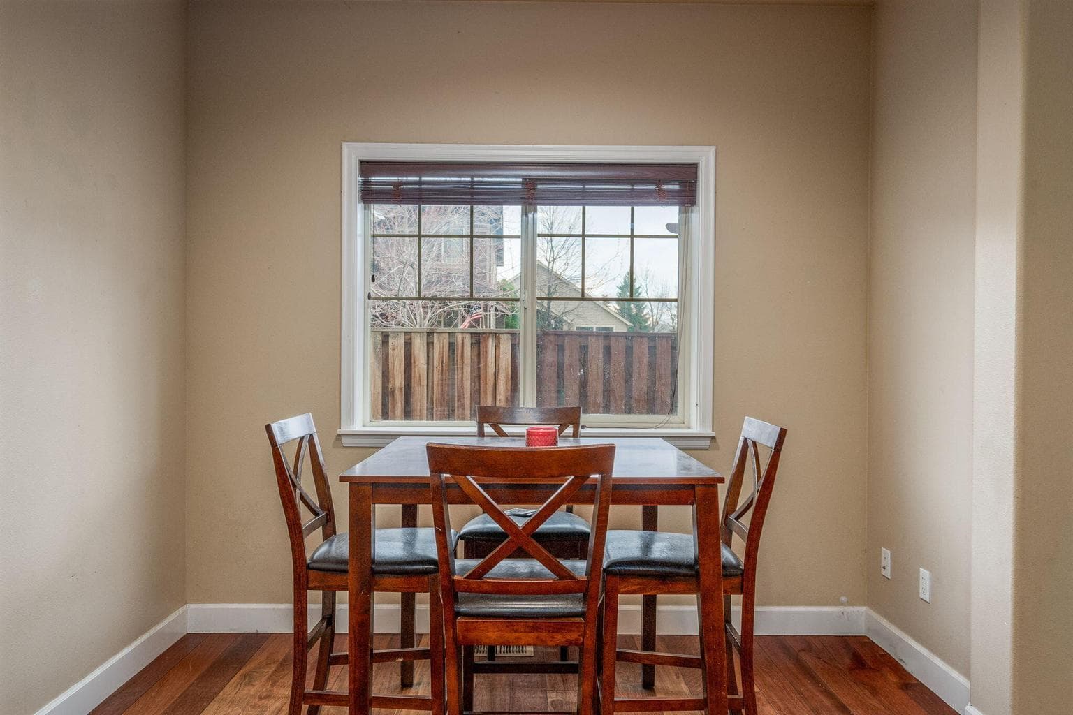 Photo of 1290 NE Carson Street 24 of 49
